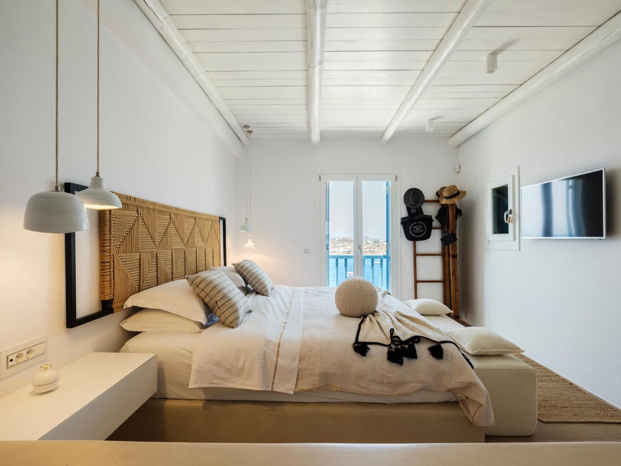 V&V Guest House - Luxury Suites Ornos  Eksteriør billede