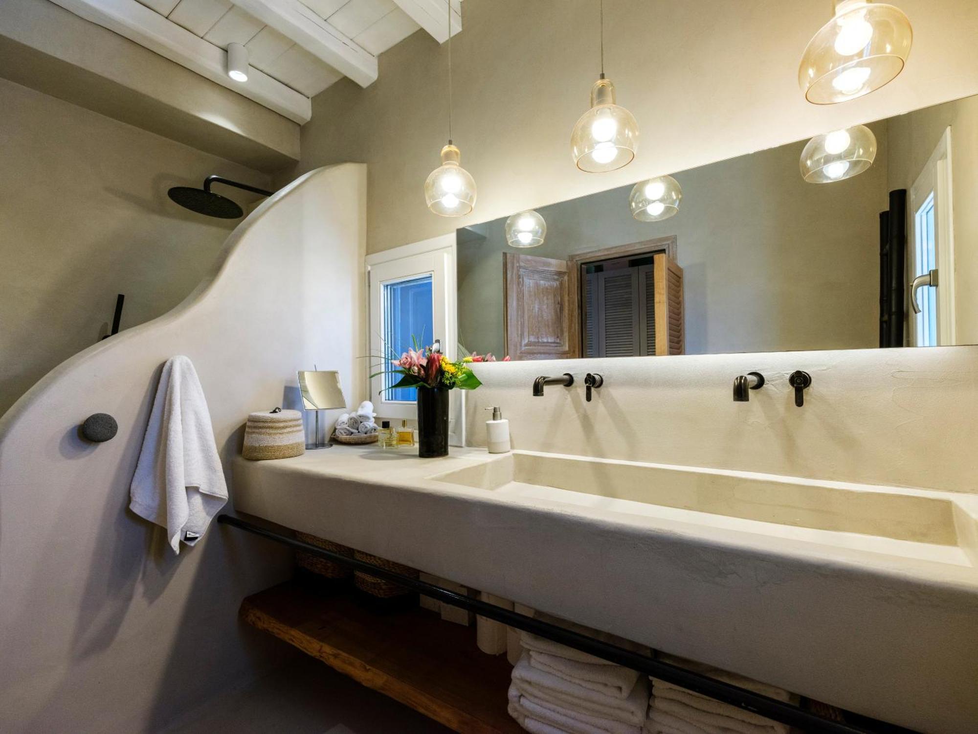 V&V Guest House - Luxury Suites Ornos  Eksteriør billede