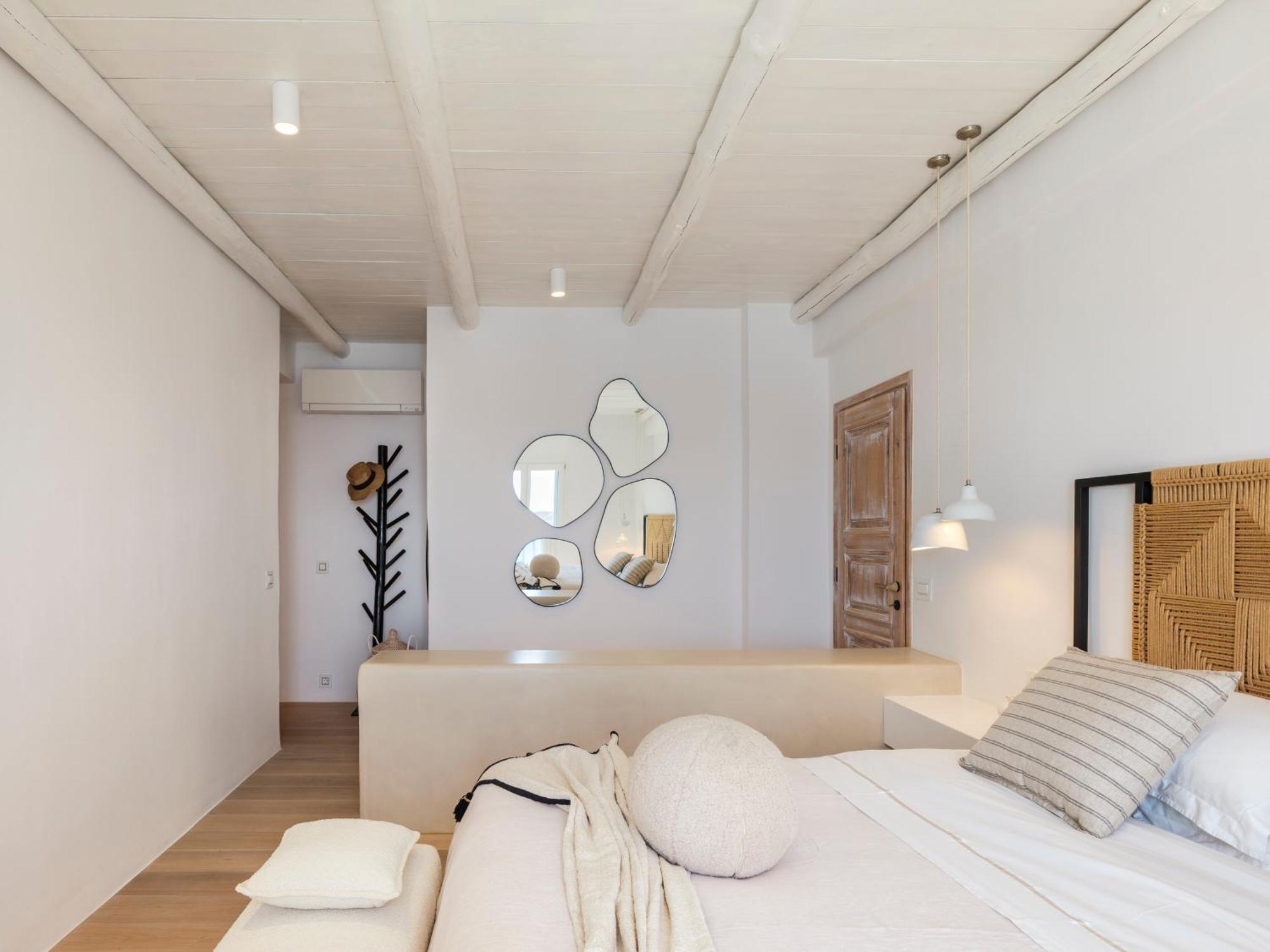 V&V Guest House - Luxury Suites Ornos  Eksteriør billede