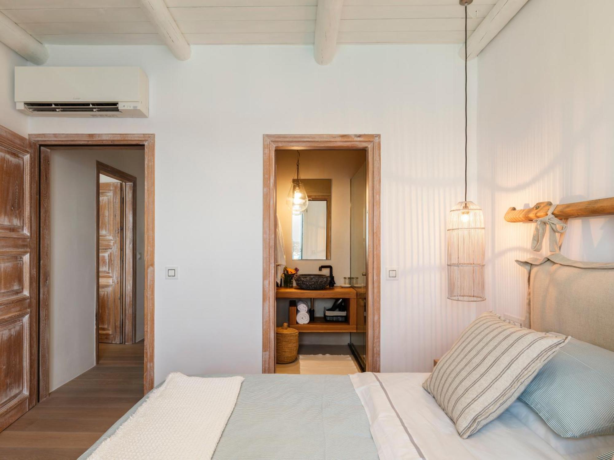 V&V Guest House - Luxury Suites Ornos  Eksteriør billede