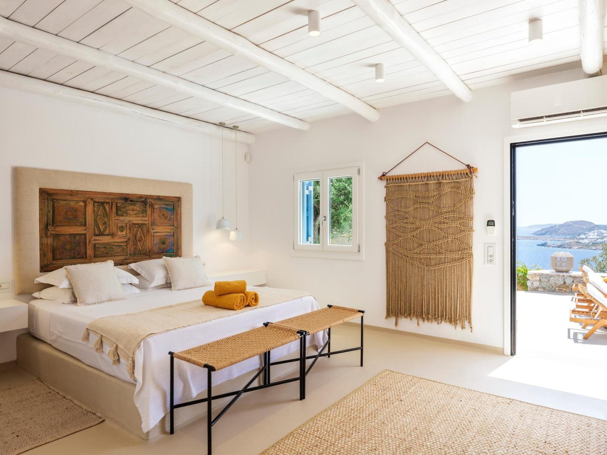 V&V Guest House - Luxury Suites Ornos  Eksteriør billede