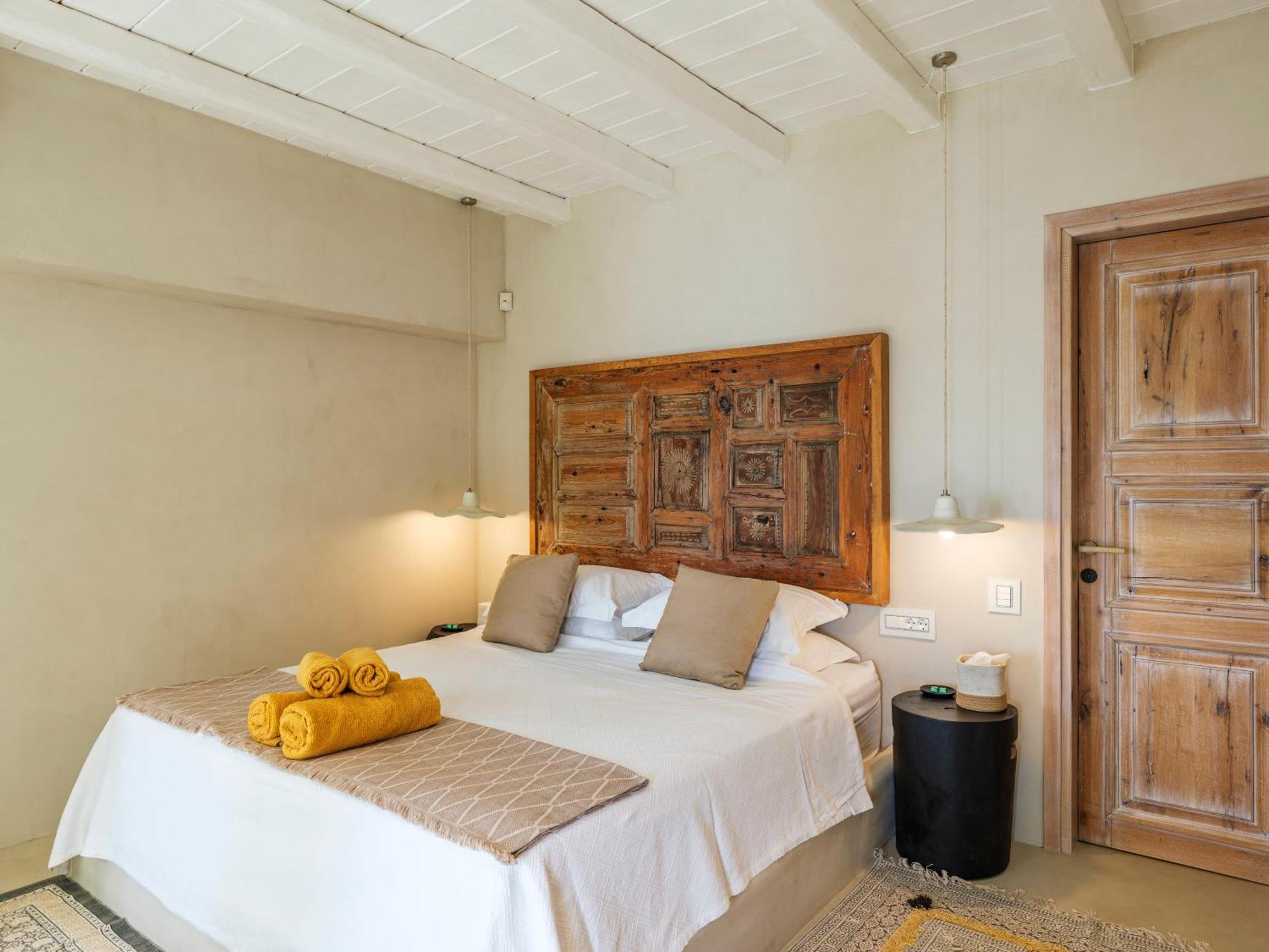 V&V Guest House - Luxury Suites Ornos  Eksteriør billede