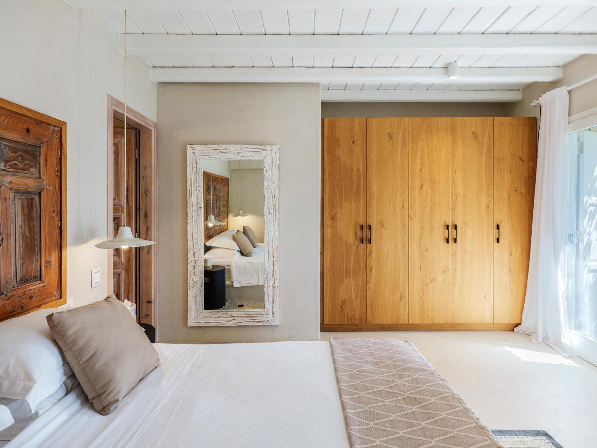 V&V Guest House - Luxury Suites Ornos  Eksteriør billede