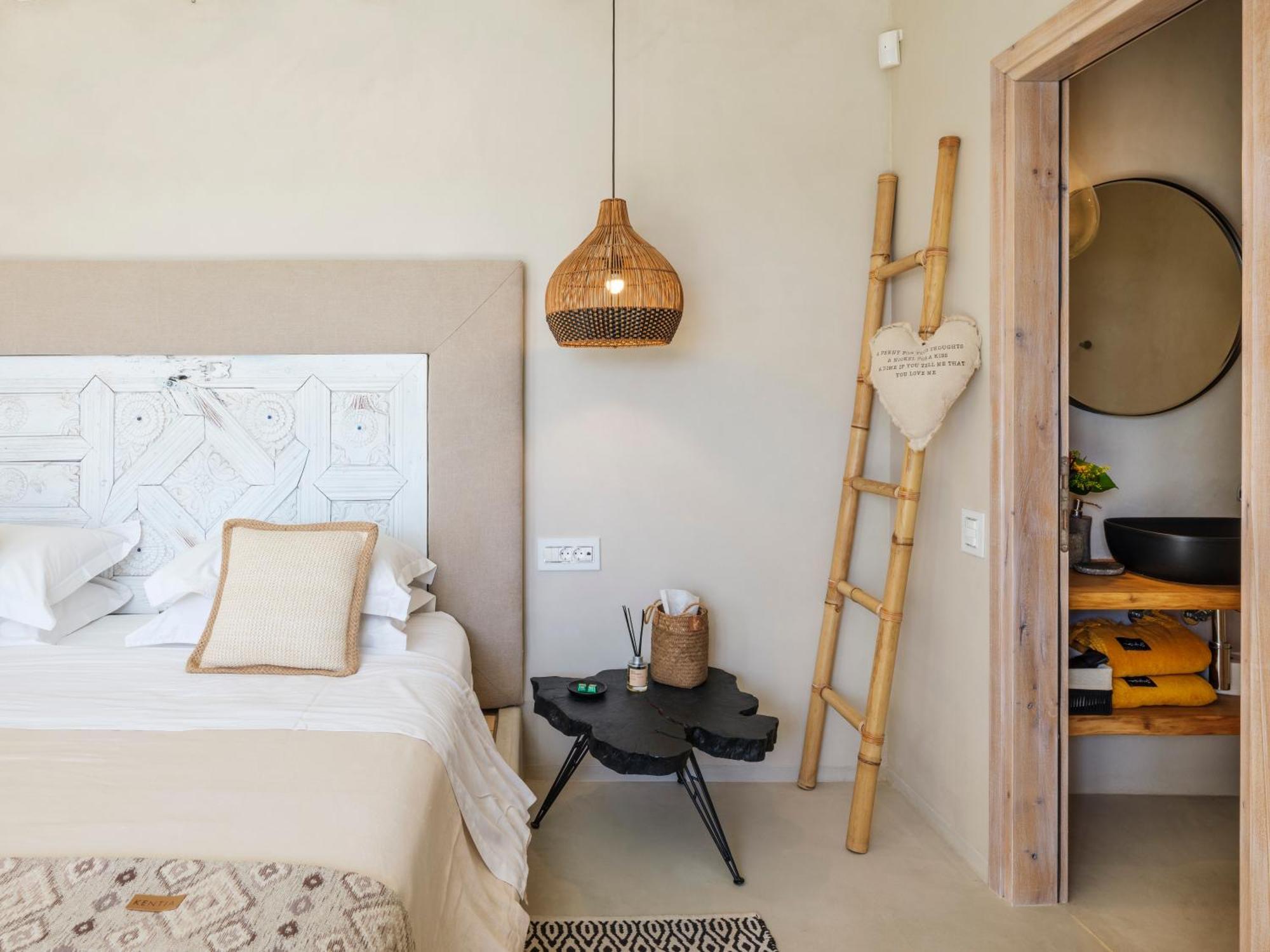 V&V Guest House - Luxury Suites Ornos  Eksteriør billede