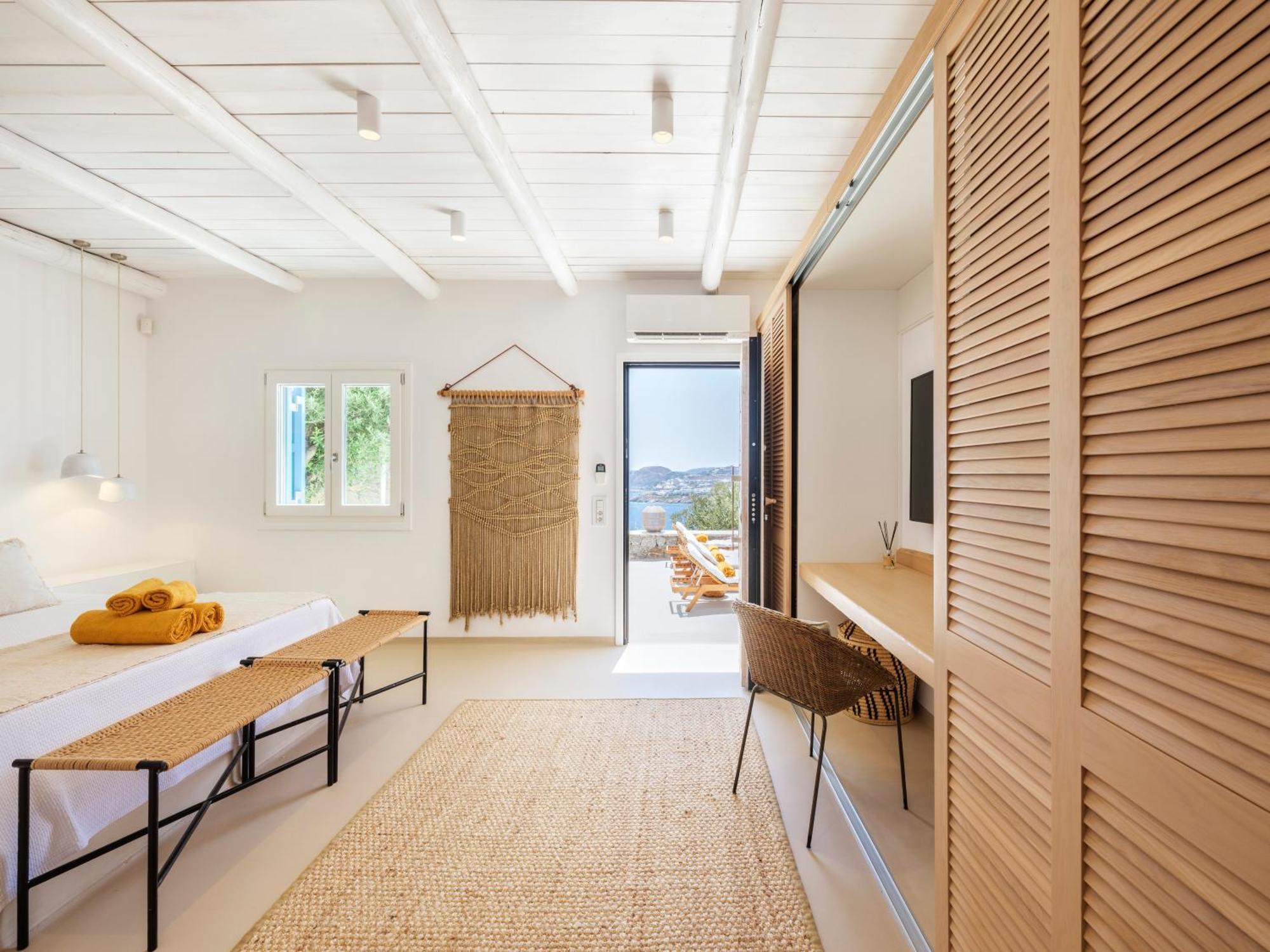 V&V Guest House - Luxury Suites Ornos  Eksteriør billede