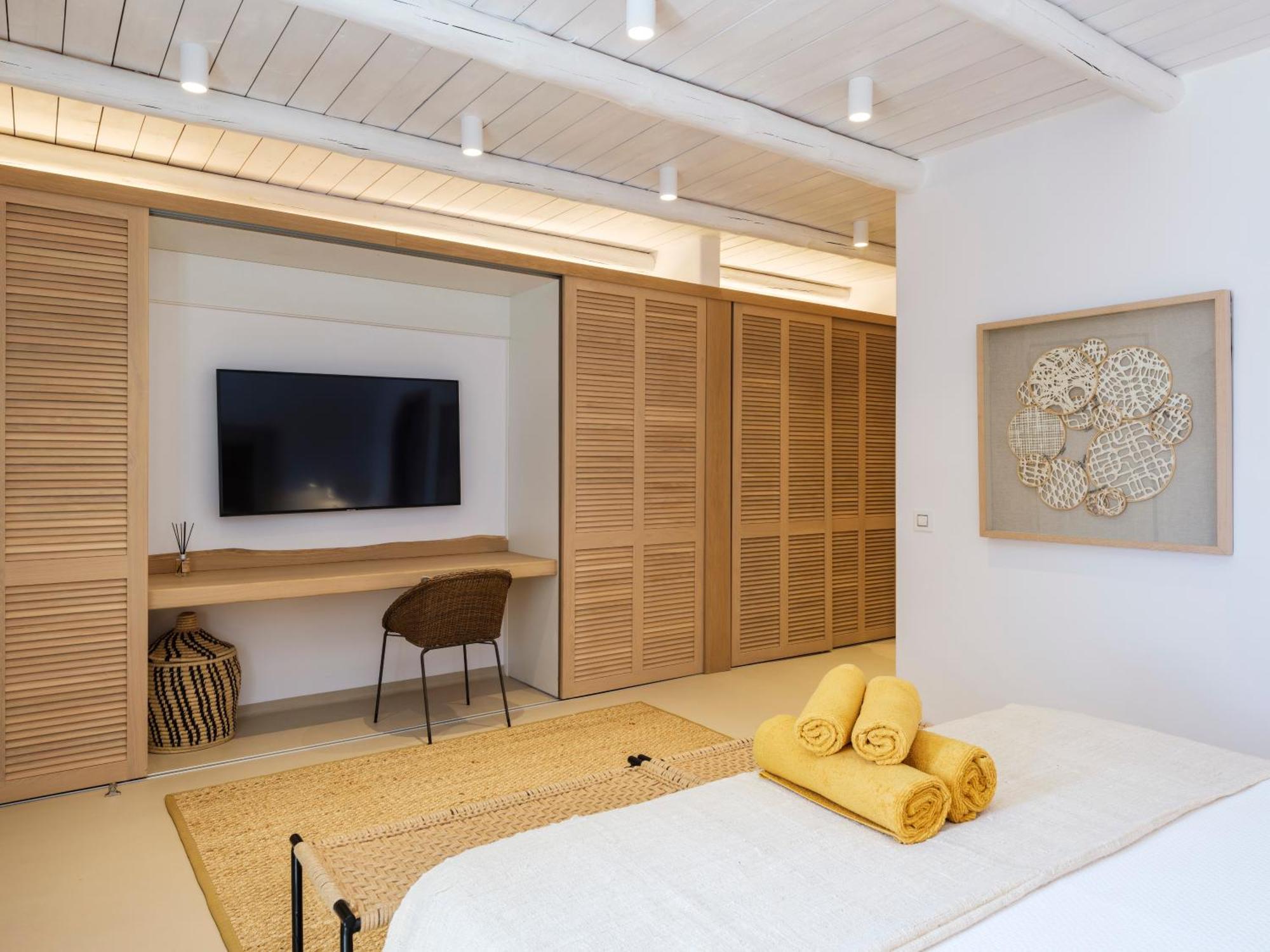 V&V Guest House - Luxury Suites Ornos  Eksteriør billede