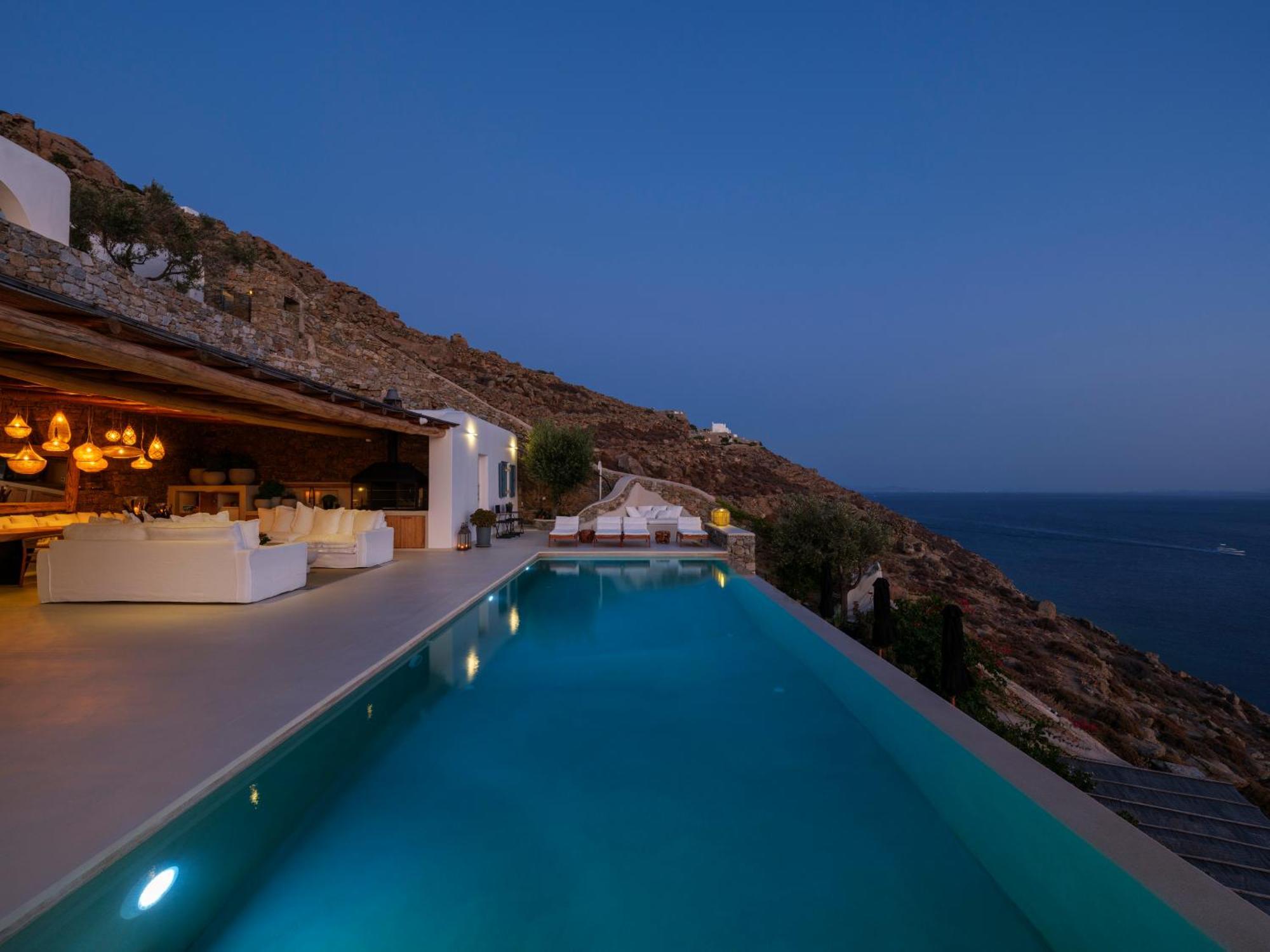 V&V Guest House - Luxury Suites Ornos  Eksteriør billede
